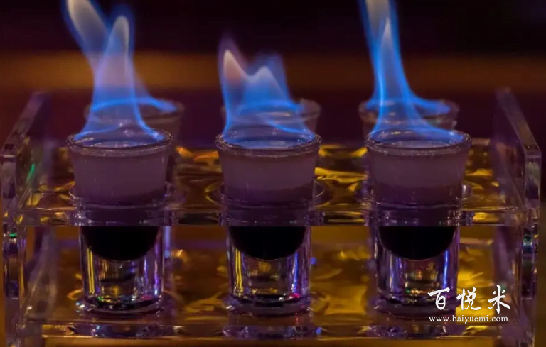 家庭調(diào)酒可以用哪些調(diào)酒工具？調(diào)酒師調(diào)酒工具的介紹與使用